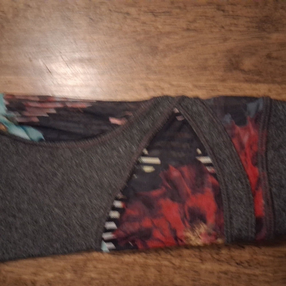 CALIA by Carrie Underwood Chracoal Floral Yoga Pants Bathing Suit Top S - Picture 9 of 9